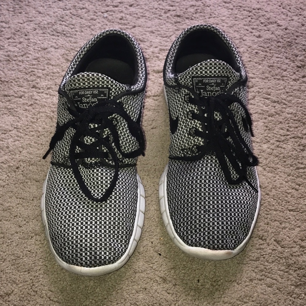 Nike women’s air Stefan Janoski’s
